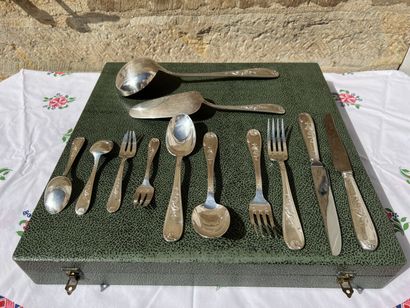 null Silver plated metal household set 

Foliage model

Including twelve large cutlery,...