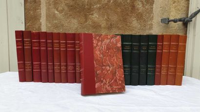 null Set of 24 books of the Universal Collection published by the Club Bibliophile...