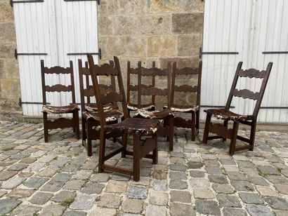 null Eight natural wood chairs in the Louis XIII style, 19th century

H. 115, L....