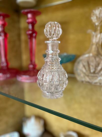 null Small lot of glassware, 19th and 20th century

Including a pair of torches,...