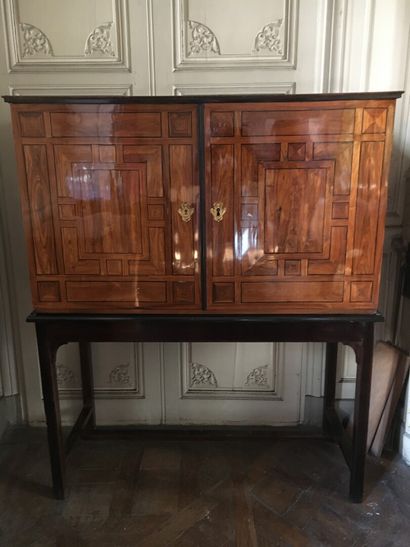 null 
Cabinet in violet wood veneer and ebony fillets, late 17th and early 18th century....