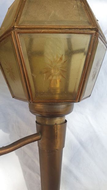 null Trois lanternes XIXe siècle.

H.45 cm

H.50 cm

H.55 cm
