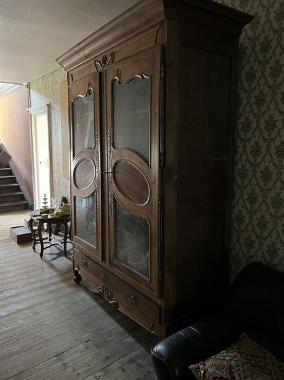 null Armoire en bois naturel début XIXème

Elle ouvre à deux portes et un tiroir...