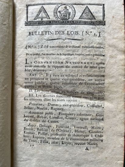 null Lot de 12 livres, non collationnés, dans l'état : Lois de la République française,...