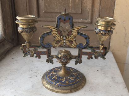 null BARBEDIENNE

Small candlestick in chased and gilded bronze and cloisonné enamel

Signed...