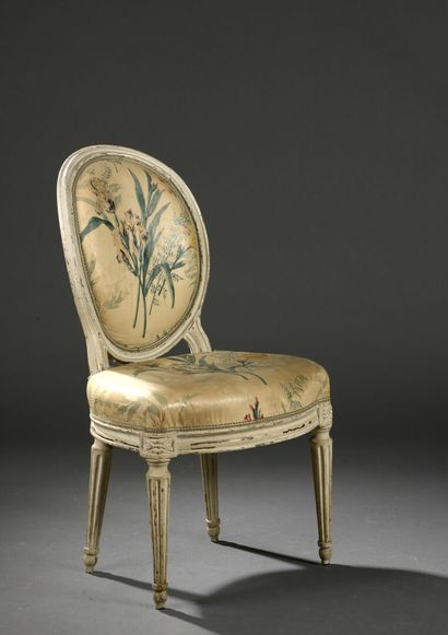 null Chaise en bois mouluré et sculpté estampillée A.P.DUPAIN d'époque Louis XVI

A...