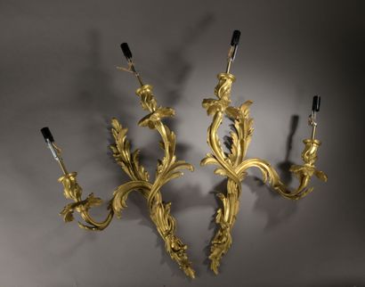 Paire d'appliques en bronze doré, de style Louis XV Paire d'appliques en bronze doré,...