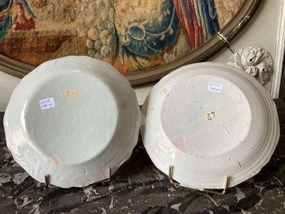 NEVERS - XVIIIe siècle et début du XIXe siècle. NEVERS 
Two earthenware plates, one...