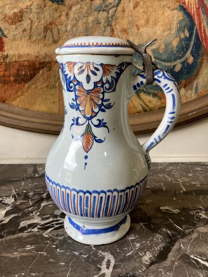 ROUEN - XVIIIe siècle. ROUEN

Earthenware covered pitcher with polychrome decoration...