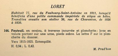 null QUATRE FAUTEUILS GONDOLE en acajou, à traverse incurvée et planchette. Bras...