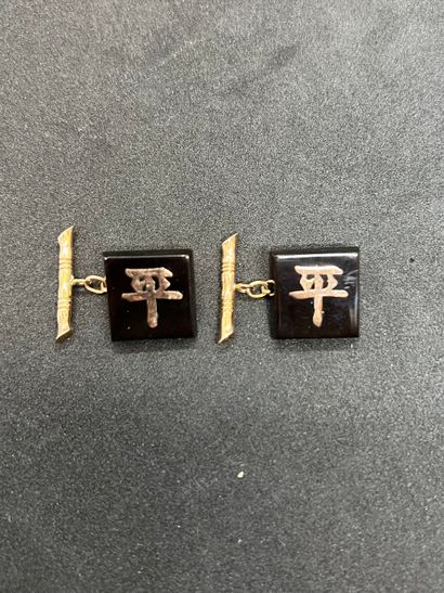 Pair of 18K gold 750‰ cufflinks for the bamboo...