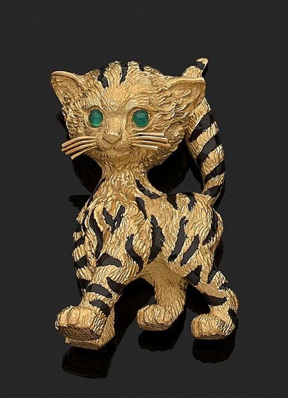 null VAN CLEEF & ARPELS

Yellow gold and black enamel clip in the form of a tabby...