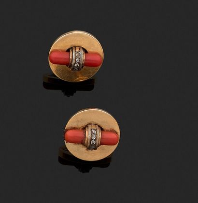 Pair of 18K yellow gold 750‰ ear studs centered...