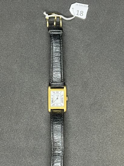 null DEESSE

Montre bracelet de dame, le boîtier rectangulaire en or jaune. Mouvement...