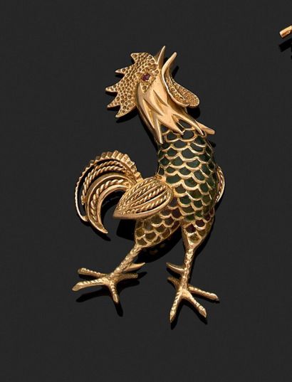 null Clip in the shape of a rooster in yellow gold and green and red enamel, the...