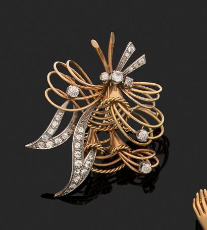 null 18K yellow gold 750‰ and platinum 850‰ wire bouquet brooch adorned with old-cut...