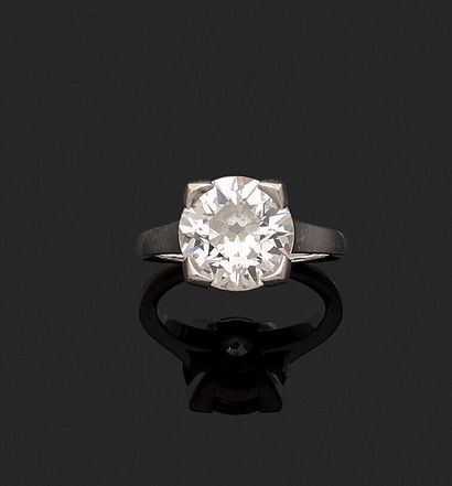Platinum and white gold solitaire ring set...