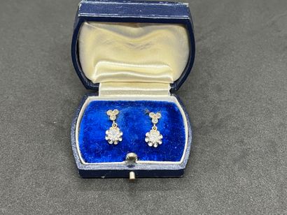 A pair of platinum 850‰ and 18K yellow gold...