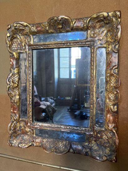 Louis XV period carved and gilded wood window

H....