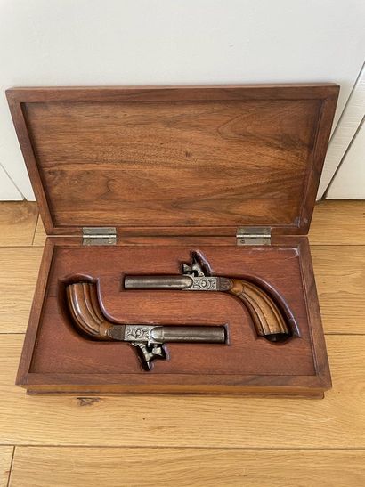 null Pair of pistols, double, with percussion, with system, with forced balls. Round...