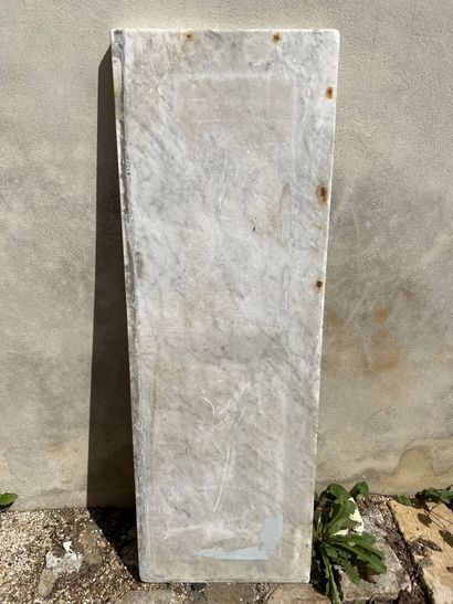 null White marble from a secretary

H.110, W.38, D.3 cm