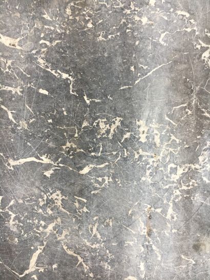 null Grey molded secretary marble

W. 38, H. 95,7, D. 3 cm