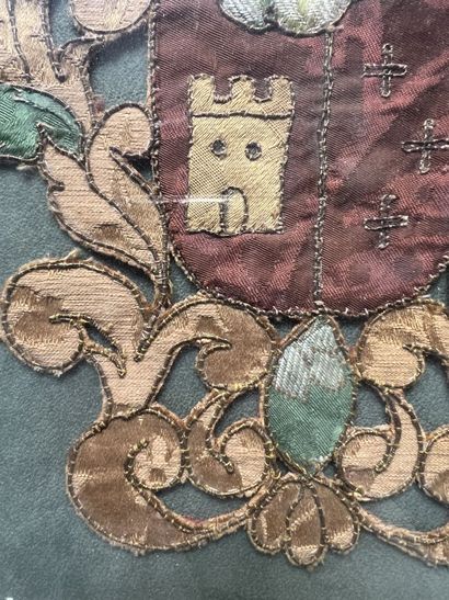 null Coat of arms in embroidery of application surmounted by a helmet.XVIII/XIXth...