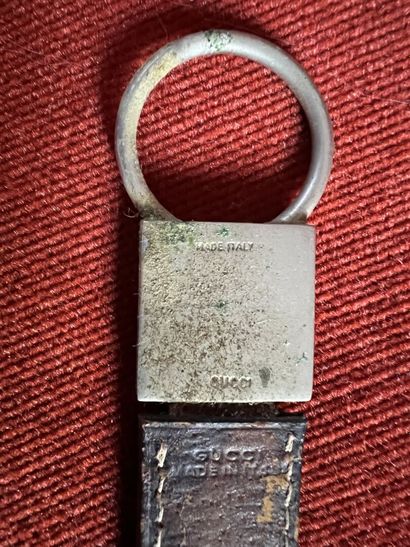null GUCCI, 1970

Chausse-pied en métal chromé et pécari.

Accidents.

L. 55 cm