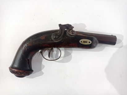 null Pistol, with percussion. Barrel with sides. Back plate. Walnut stock. In the...