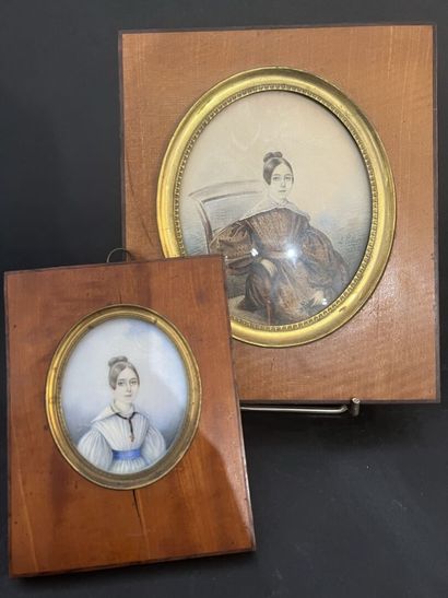 null Ecole française du XIXe siècle

Deux miniatures, portraits de jeunes filles

L'une...