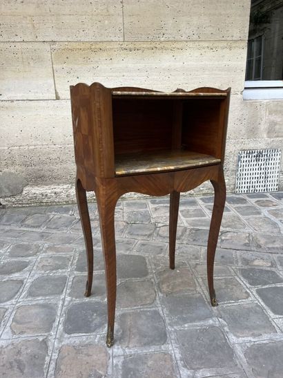 null Rosewood veneered bedside table, partly from the Louis XV period

With two trays...