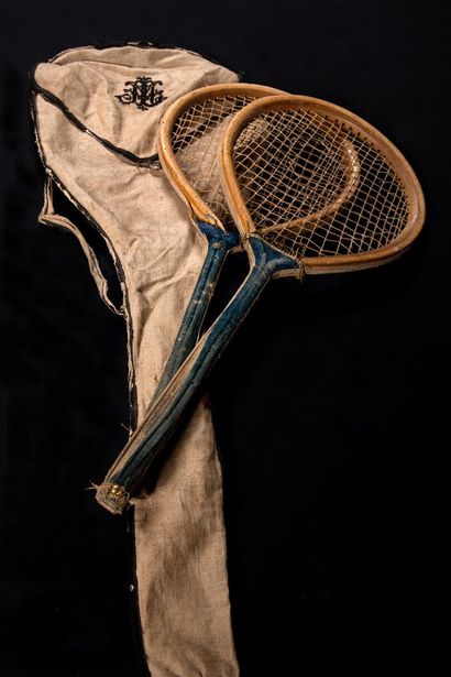 null BEAUTIFUL SET OF GAME RACKETS, END OF THE 18th AND 19th CENTURY

Rackets with...