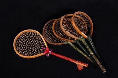 null BEAUTIFUL SET OF GAME RACKETS, END OF THE 18th AND 19th CENTURY

Rackets with...