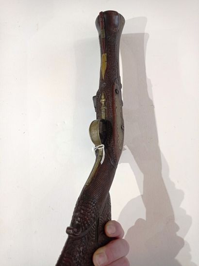 null Oriental scopes, with flint. Round barrel, flared towards the mouth and flats...