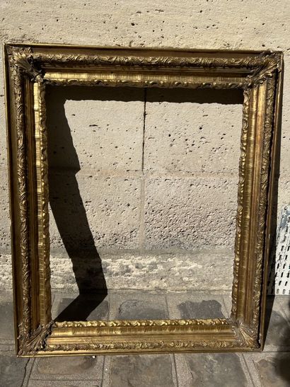 null Frame in carved and gilded wood, 19th century

Decorated with palmettes in the...