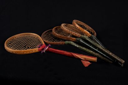 null BEAUTIFUL SET OF GAME RACKETS, END OF THE 18th AND 19th CENTURY

Rackets with...