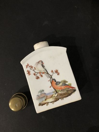null Meissen, Zurich and Paris

Lot of porcelain composed of:

A tea box in porcelain...