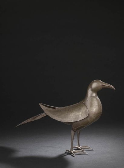 null IRAN, XIXe siècle 

Oiseau qadjar

Acier damasquiné d'argent.

H. 24 cm env.

Cet...
