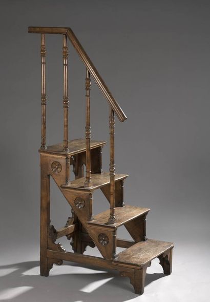 null Escalier de bibliothèque à quatre marches en bois tourné, de la fin du XIXe...