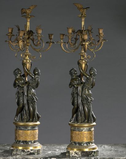 null Paire de candélabres en bronze ciselé et doré, fin de l'époque Louis XVI

À...