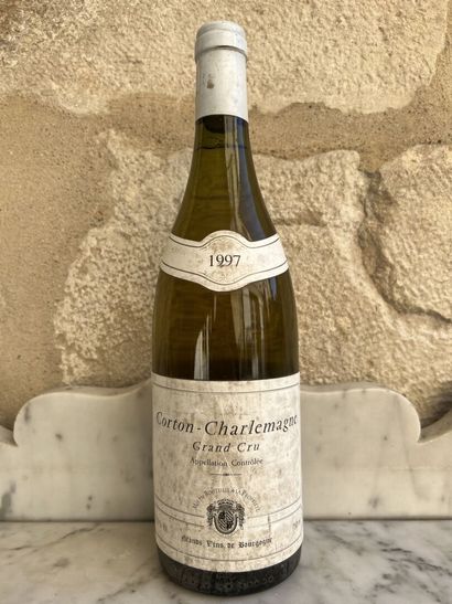 null 1 bottle CORTON CHARLEMAGNE Grand cru - Mise Neg. 1997

Stained label



Place...