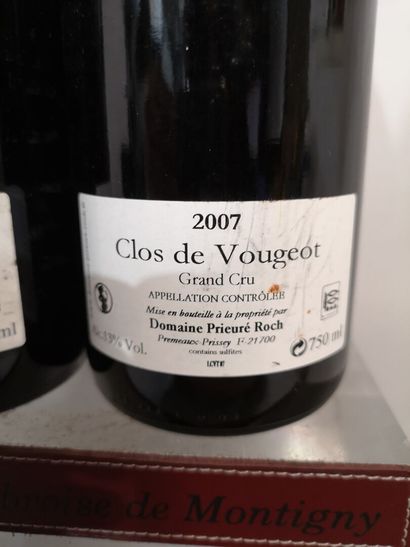 null 2 bottles CLOS de VOUGEOT Grand cru - PRIEURÉ ROCH 2007 

Label and back label...