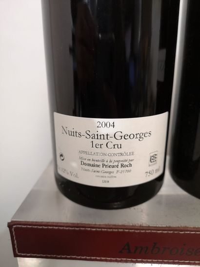 null 2 bouteilles NUITS St. GEORGES 1er cru "1" - Domaine PRIEURE ROCH 2004 Une étiquette...