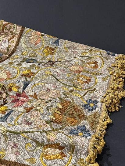 null Embroidery with birds, Italy, 17th century style, 19th century, linen embroidered...