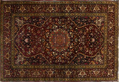 null Northwest Persian wool carpet, Iran, 20th century
Decorated with a central medallion...