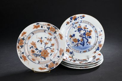 CHINE, XVIIIe siècle
Cinq assiettes en porcelaine...