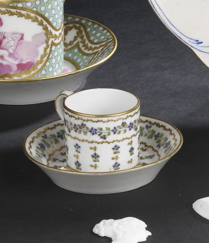 PARIS, 18th century
Porcelain cup and saucer...
