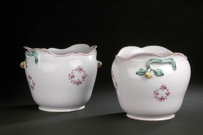 null MARSEILLES, 18th century
Pair of bottle buckets decorated in purple monochrome...