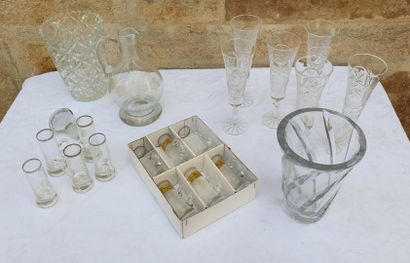MANNETTE de verrerie en cristal taillé, XIX...