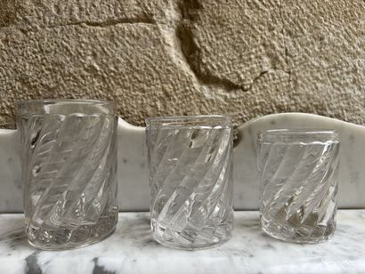 null HANDKERCHIEF of various glassware and crystal including three water glasses...